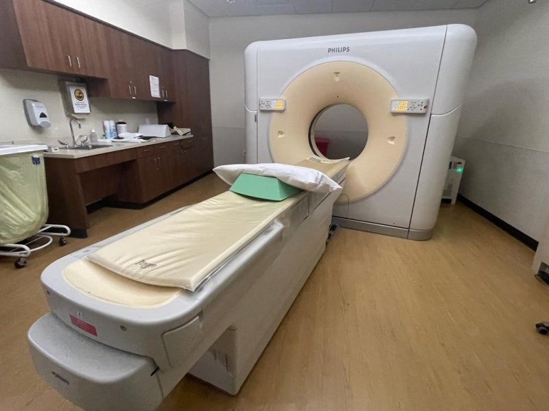 2005 - Refurnished 2018 - Philips Brillance 16 Slices CT Scanner with 2022 tube 377K scan Seconds AIR Cooled - inCAV Medical Imaging Equipment