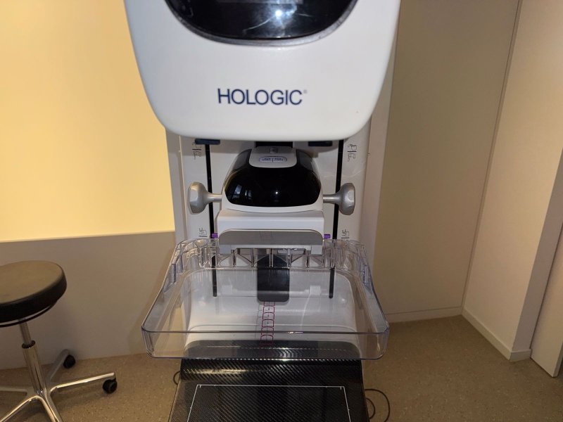 2015 Hologic Selenia Dimensions Mammography - inCAV Medical Imaging Equipment