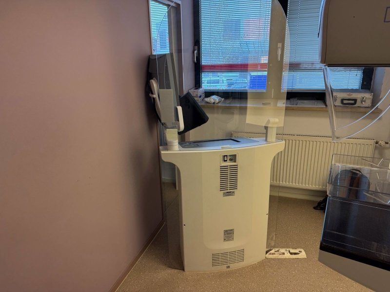 2015 Hologic Selenia Dimensions Mammography - inCAV Medical Imaging Equipment
