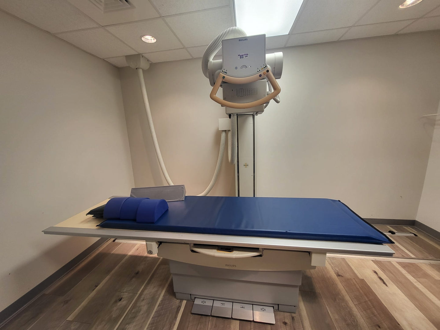 Phillips Digital Diagnost Radiography   C90 Rad Room System
