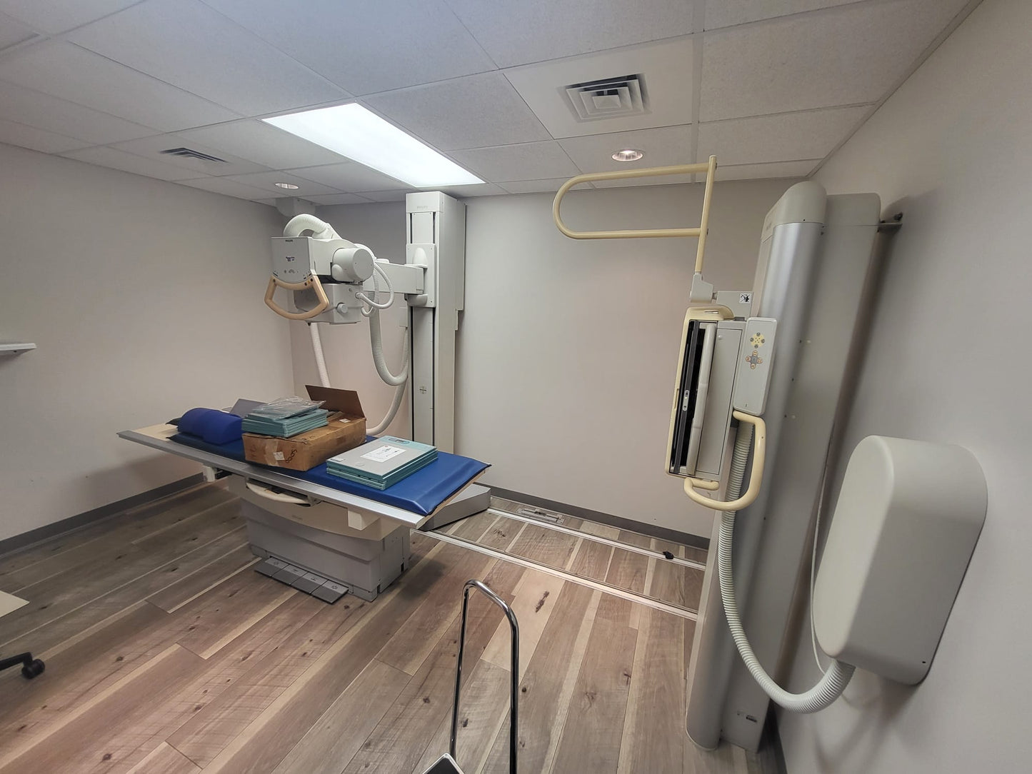 Phillips Digital Diagnost Radiography   C90 Rad Room System
