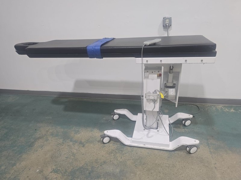 Durabuilt PMT8000HL Imaging Table – 2003 - inCAV Medical Imaging Equipment