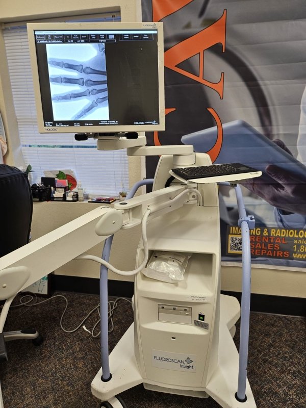 Fluoroscan Insight FD Mini C - Arm - inCAV Medical Imaging Equipment