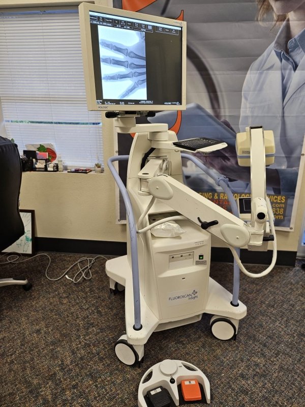 Fluoroscan Insight FD Mini C - Arm - inCAV Medical Imaging Equipment