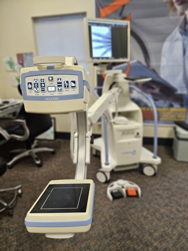 Fluoroscan Insight FD Mini C - Arm - inCAV Medical Imaging Equipment