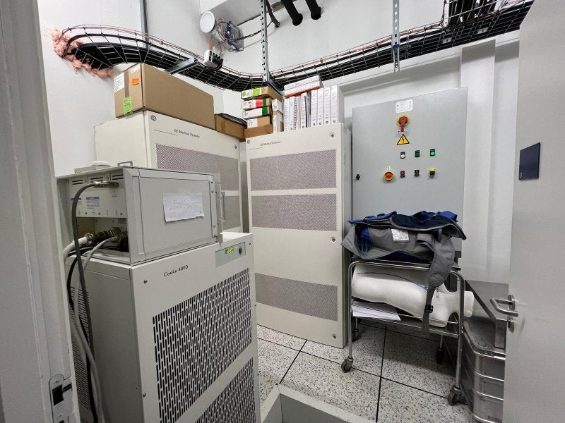 GE Innova 4100 IQ Cath Lab / Angio system - inCAV Medical Imaging Equipment