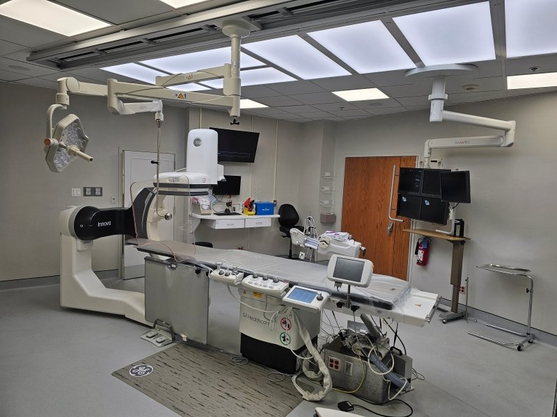 GE Innova IGS 5 Angio / Cath Lab - GREAT CONDITION - Still at the Facility - inCAV Medical Imaging Equipment