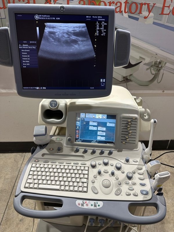GE Logiq 9 Ultrasound System with Flat Pannel Monnitor / 4D - inCAV Medical Imaging Equipment