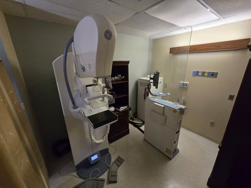 GE Senographe DS 2D Digital Mammo 2008 - inCAV Medical Imaging Equipment