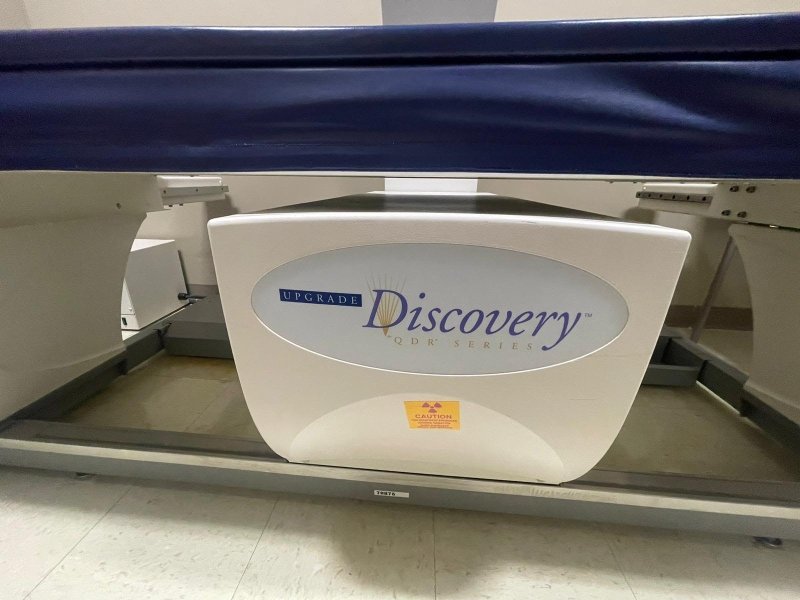 HOLOGIC Discovery QDR series 2012 DEXA Bone Densitometer - inCAV Medical Imaging Equipment
