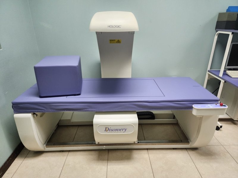 HOLOGIC Discovery QDR Series Bone Densitometer - inCAV Medical Imaging Equipment