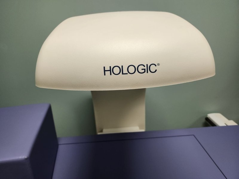 HOLOGIC Discovery QDR Series Bone Densitometer - inCAV Medical Imaging Equipment