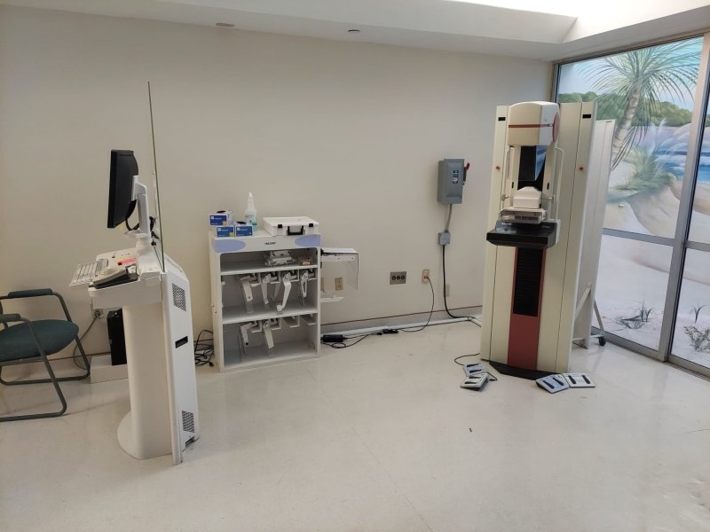 HOLOGIC SELENIA DIGITAL Mammo System With 2010 Detector - inCAV Medical Imaging Equipment