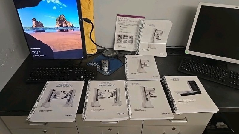 HOLOGIC SELENIA DIMENSIONS 3D DIGITAL Mammo System 2018 - inCAV Medical Imaging Equipment