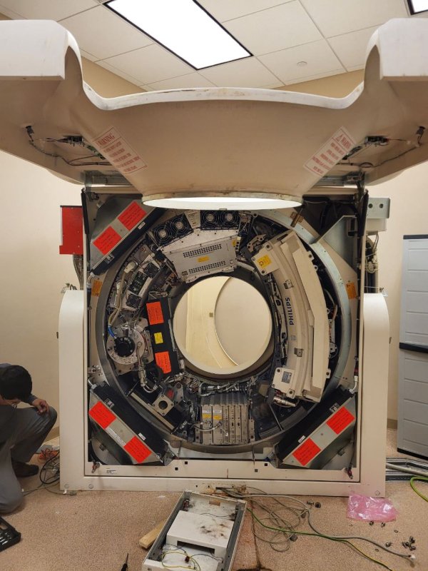 Philips MX8000 4 Slice CT Scanner - inCAV Medical Imaging Equipment
