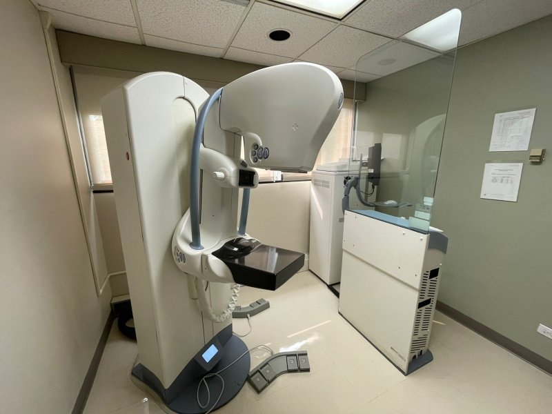 Senographe Essential Mammography - 2009 - inCAV Medical Imaging Equipment