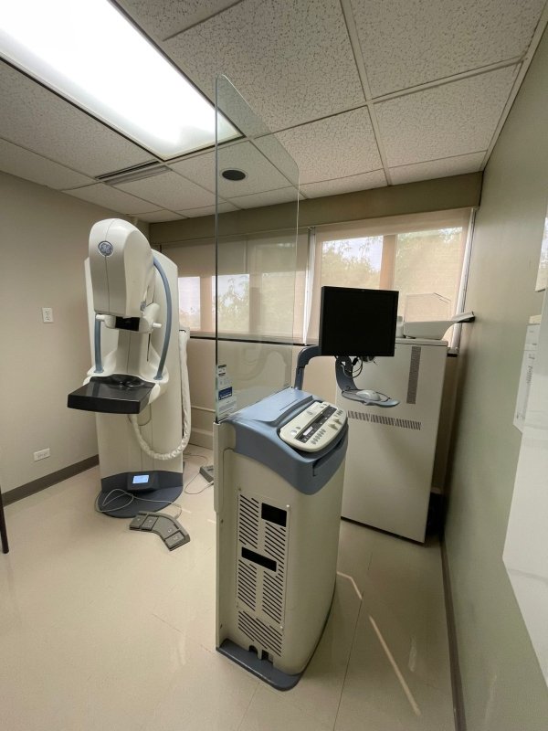 Senographe Essential Mammography - 2009 - inCAV Medical Imaging Equipment