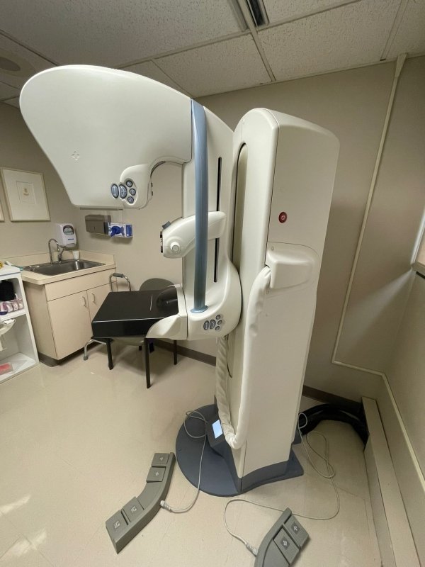 Senographe Essential Mammography - 2009 - inCAV Medical Imaging Equipment