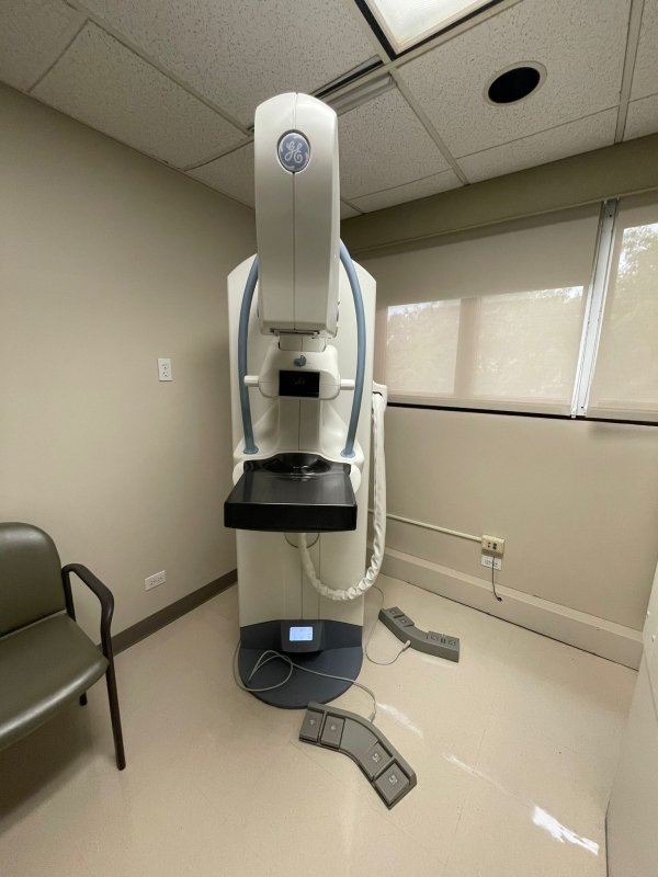 Senographe Essential Mammography - 2009 - inCAV Medical Imaging Equipment