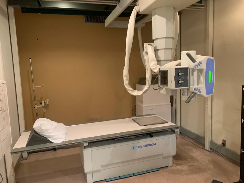 2005 DELL Medical RAD - ROOM - Ceiling Stand with Floating Table - inCAV Medical Imaging Equipment