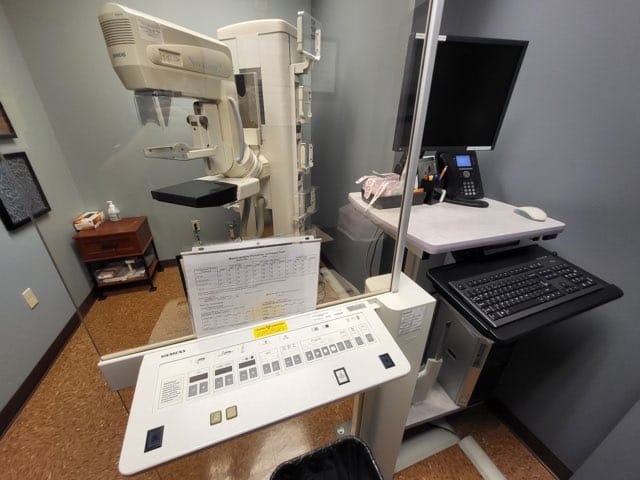 2011 Siemens Mammomat Novation DR - inCAV Medical Imaging Equipment