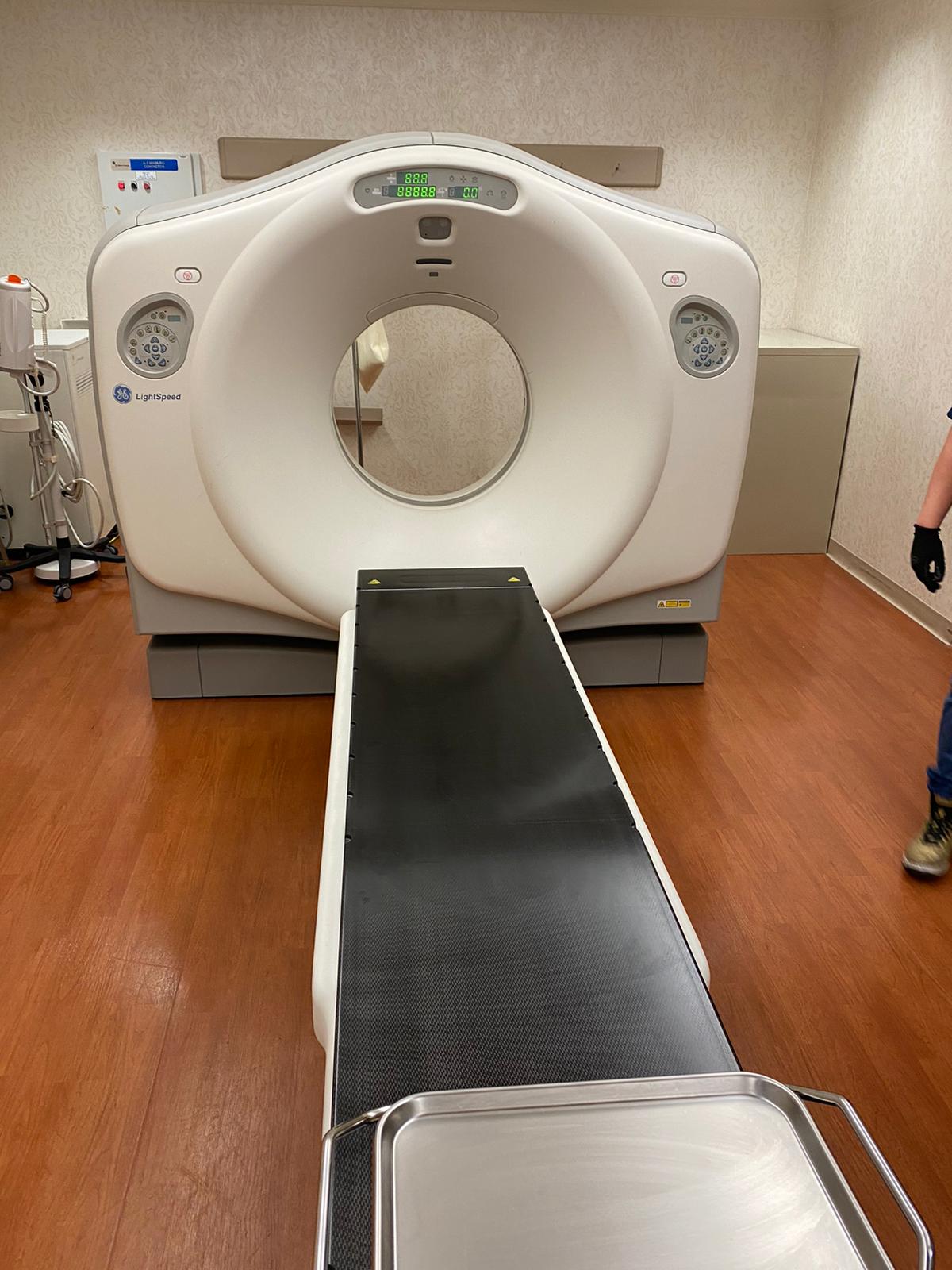 GE LightSpeed QXi 4 Slice CT Scanner