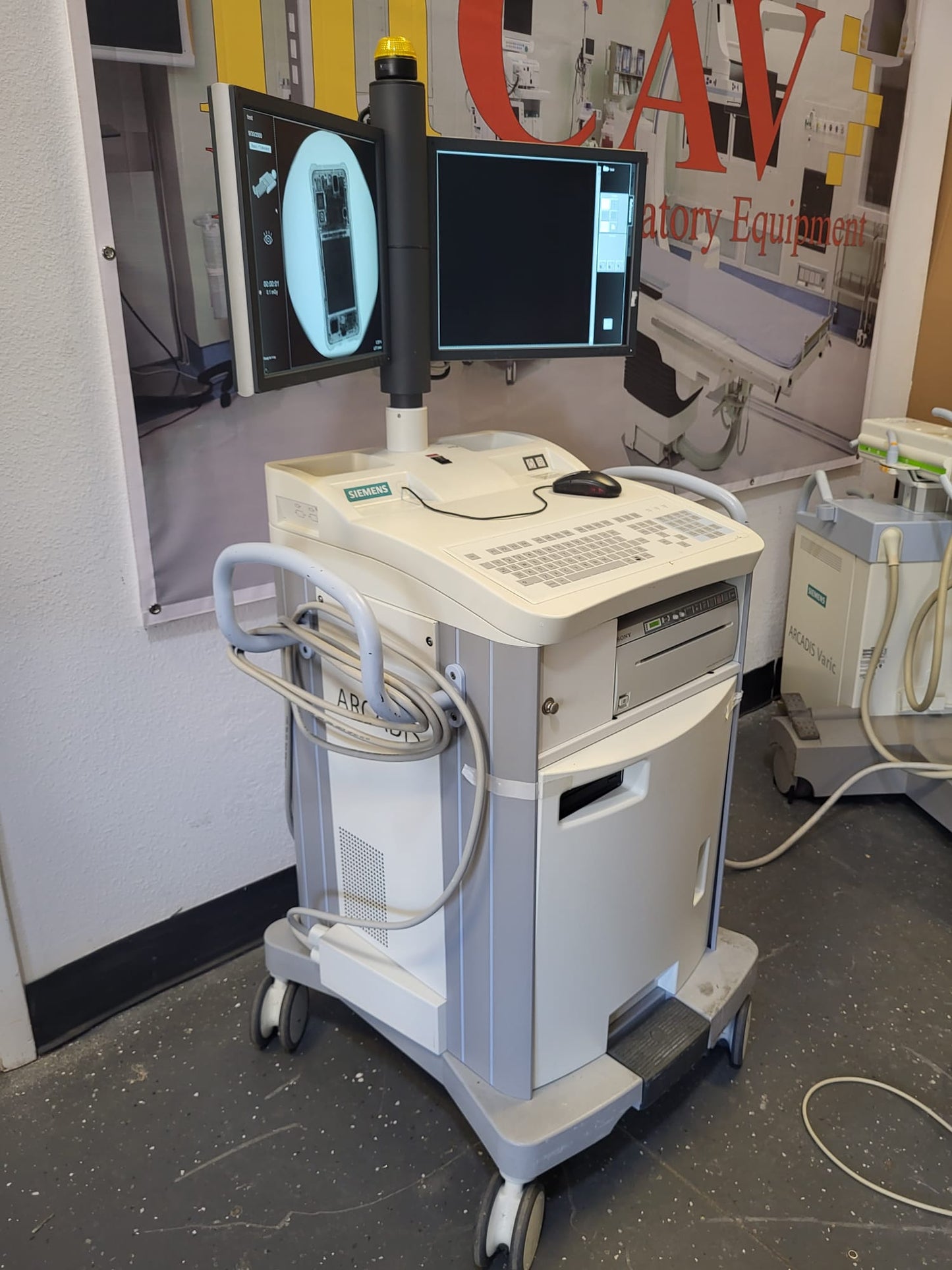 Load image into Gallery viewer, Siemens ARCADIS VARIC 2010 2nd Generation with  Orthopedics package
