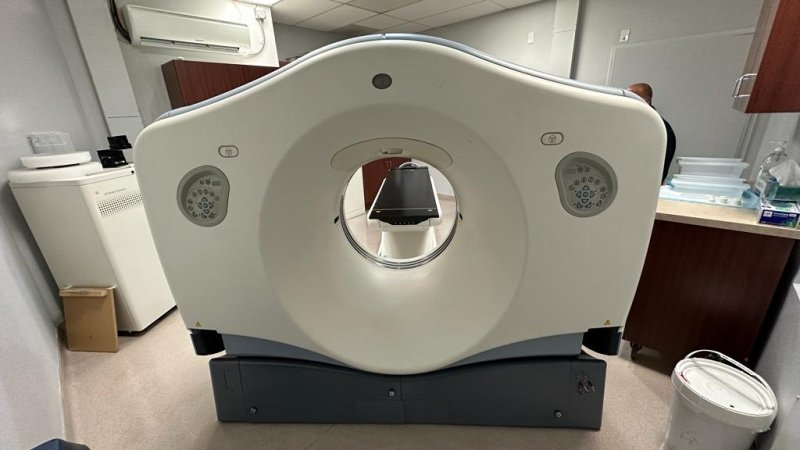 GE Lightspeed Ultra 8 SLICES Gold Seal 2011 with 2021 Tube - inCAV Medical Imaging Equipment