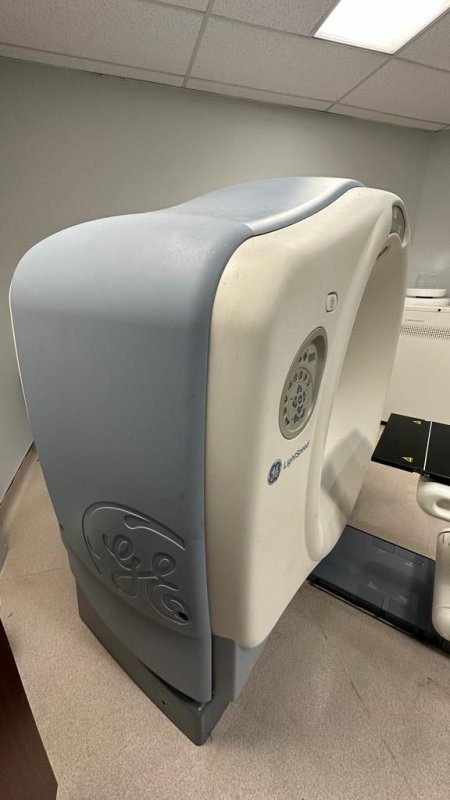GE Lightspeed Ultra 8 SLICES Gold Seal 2011 with 2021 Tube - inCAV Medical Imaging Equipment