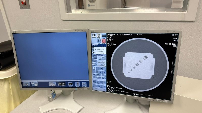 GE Lightspeed Ultra 8 SLICES Gold Seal 2011 with 2021 Tube - inCAV Medical Imaging Equipment
