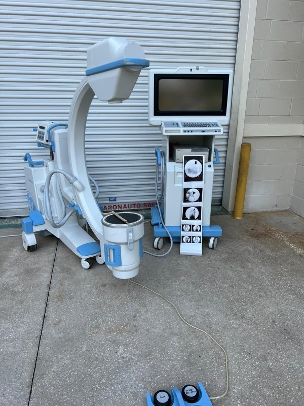 GE OEC 9600 C - Arm with Flat Panel Monitors - inCAV Medical Imaging Equipment