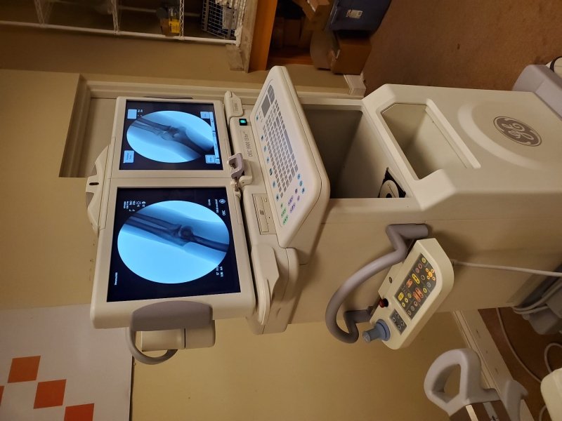 GE OEC 9900 Elite CARDIAC Motorized C - ARM 9 Inches IIS Super C - inCAV Medical Imaging Equipment