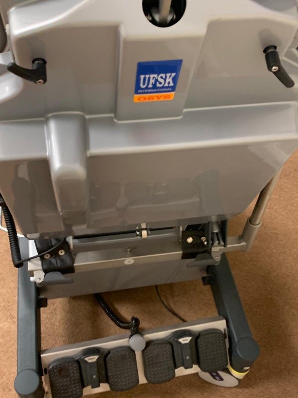 UFSK - OSYS 500 XLE Ophthalmic Treatment Chair Table w Power Supply & Remote - inCAV Medical Imaging Equipment